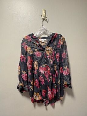 Juniper + Lime popover top pleated floral pattern lightweight office career